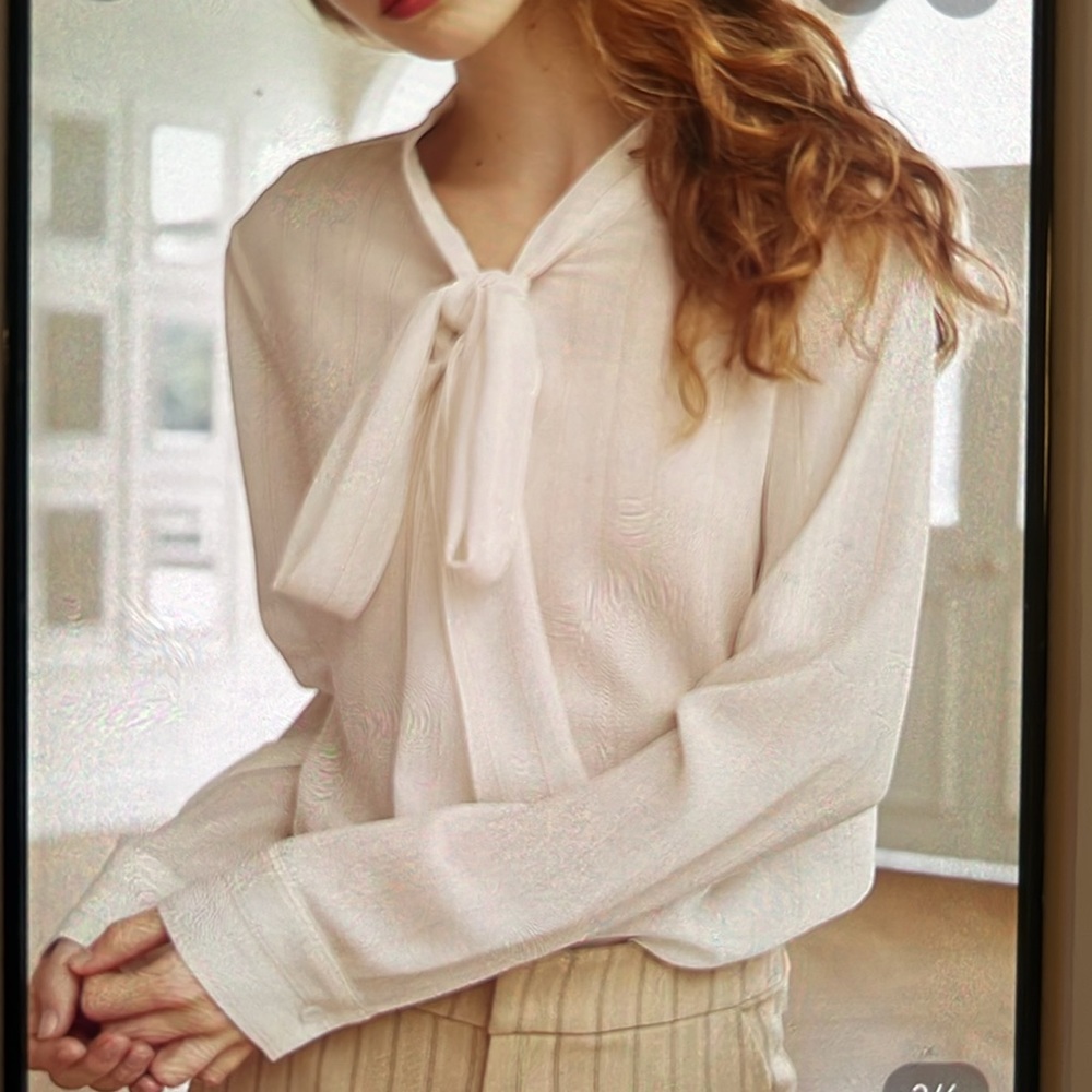 EUC White shirt with bow and golden and silver metallic yarn